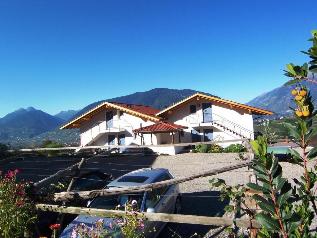 Aparthotel Der Blaue Reiter Schenna Exteriér fotografie